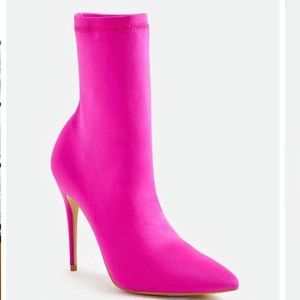 JustFab Imogen Bootie (Runs Small) Sz.8